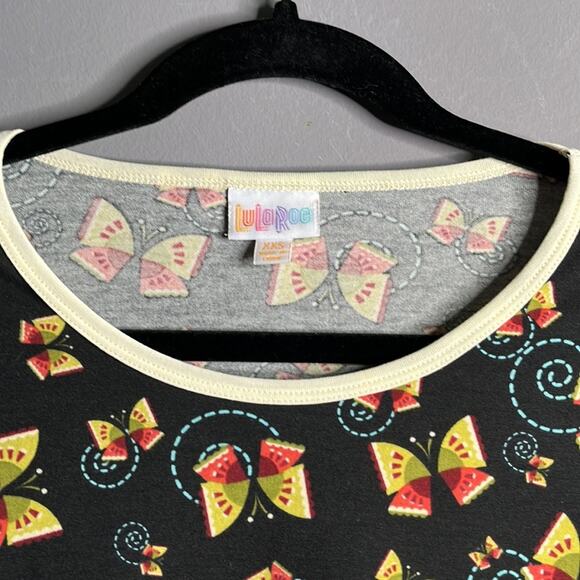 Lularoe Oversize Black Top With Butterfly Print Short Sleeve Size XXS - Picture 6 of 8